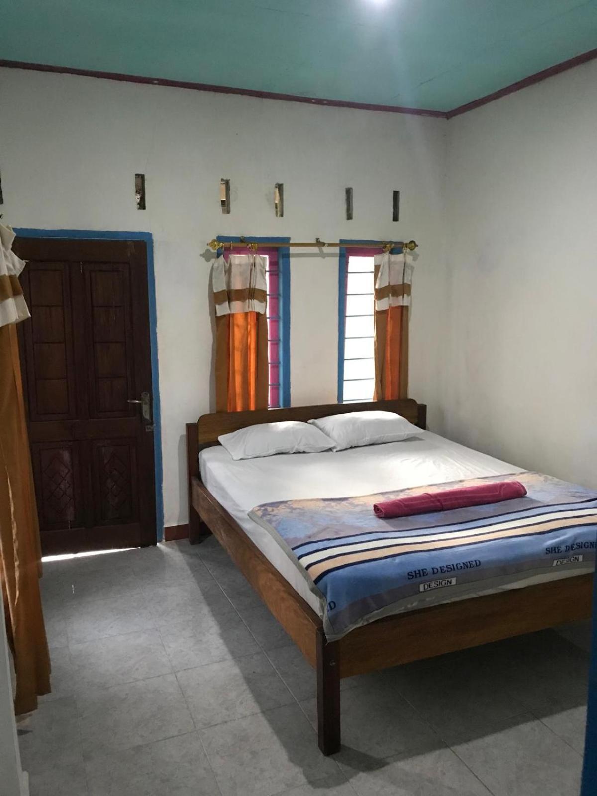 Bulan Homestay Plambi Экстерьер фото